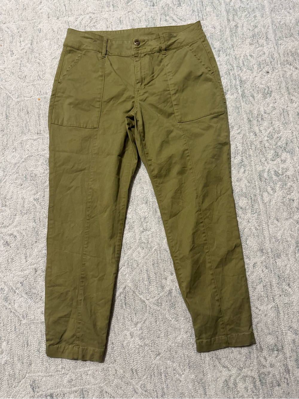 CAbi Women’s Cargo Pants in Olive